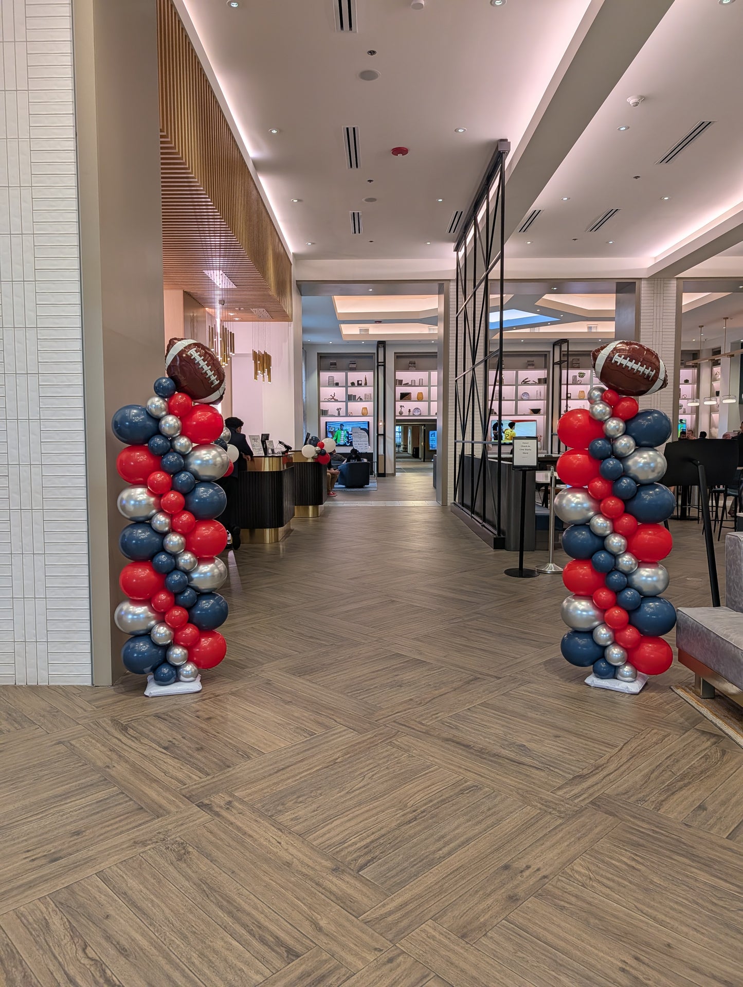 Organic Balloon Columns